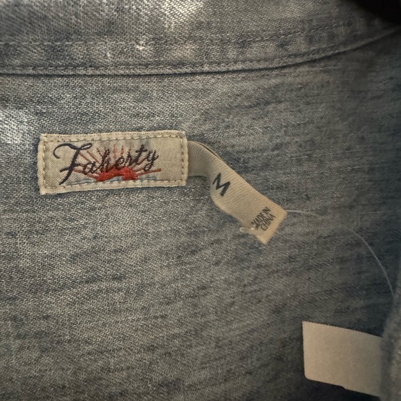 NEW Faherty Chambray Woven Spread Collar Long Sleeve Button Front Shirt - Picture 8 of 9